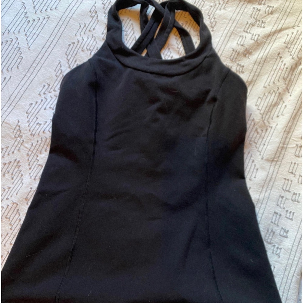 black lululemon tank built in bra